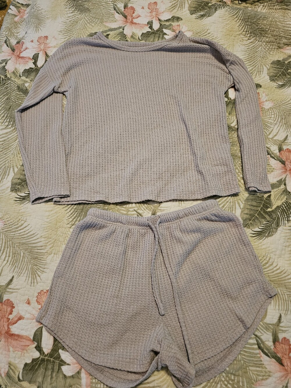 Cozy Waffle-Knit Long Sleeve Top & Drawstring Shorts Set - Light Cream